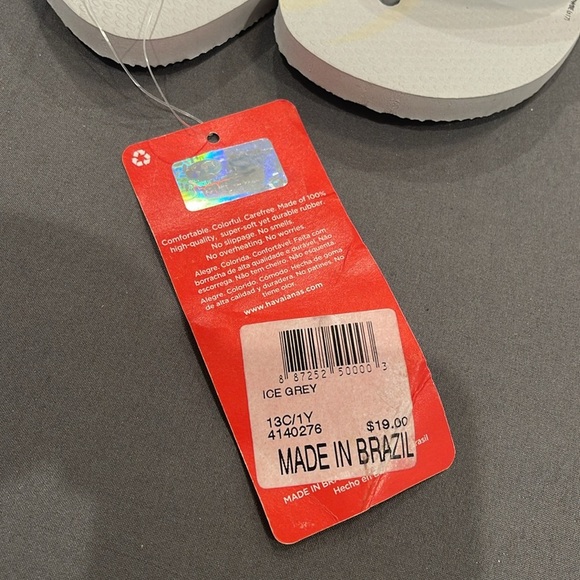 NWT Havaianas Boys Bugs Bunny Flip Flops Size USA 13C/1Y - Picture 7 of 9